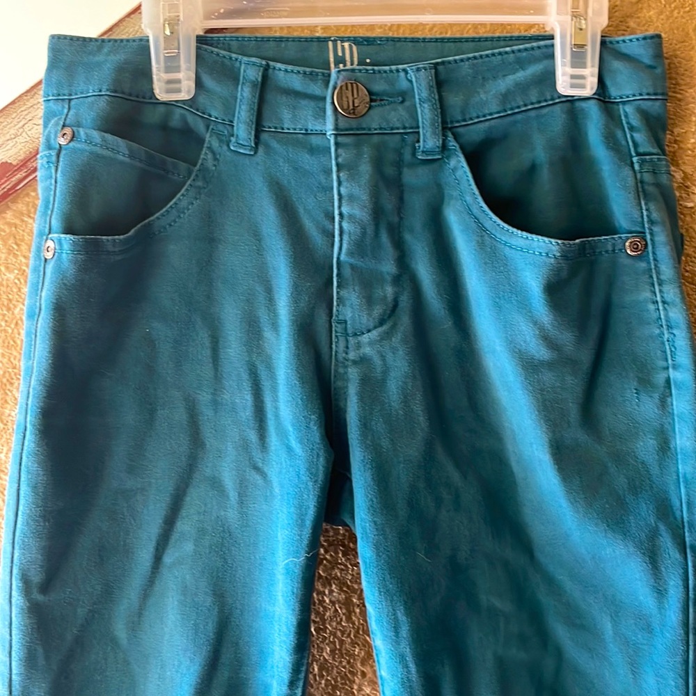 Junior’s size 3 skinny hipster teal 5-pocket jeans
